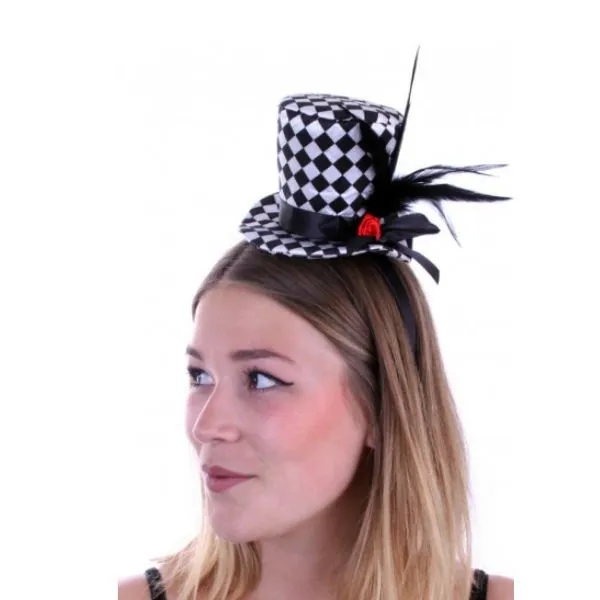 Mini hoedje zwart/wit geblokt met roos en veren
